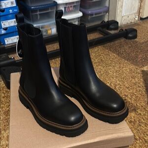 Black Leather Steve Madden “Presleyy” Boots size 8